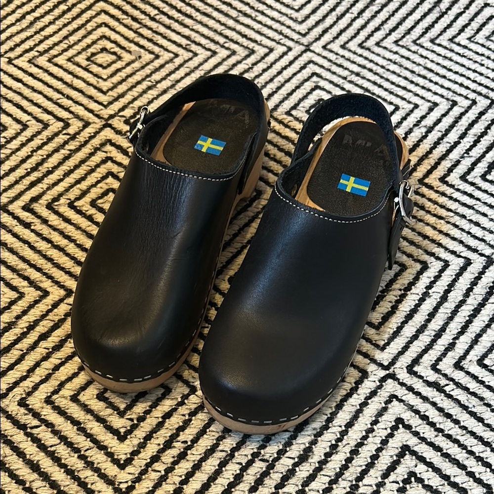 Mia Alma Black Clogs 37